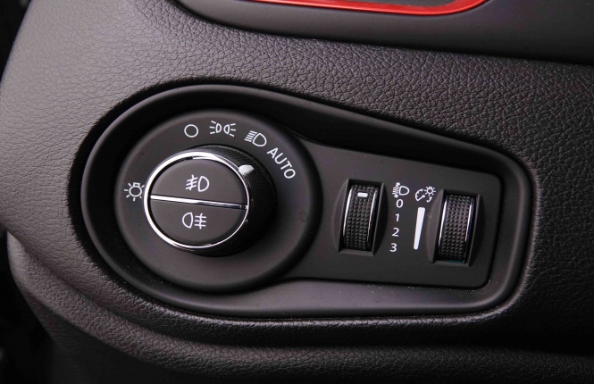 JEEP_JEEP_RENEGADE_2547663_9.jpg