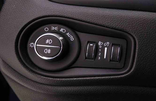 JEEP_JEEP_RENEGADE_2551126_8.jpg JEEP_JEEP_RENEGADE_2551126_8.jpg