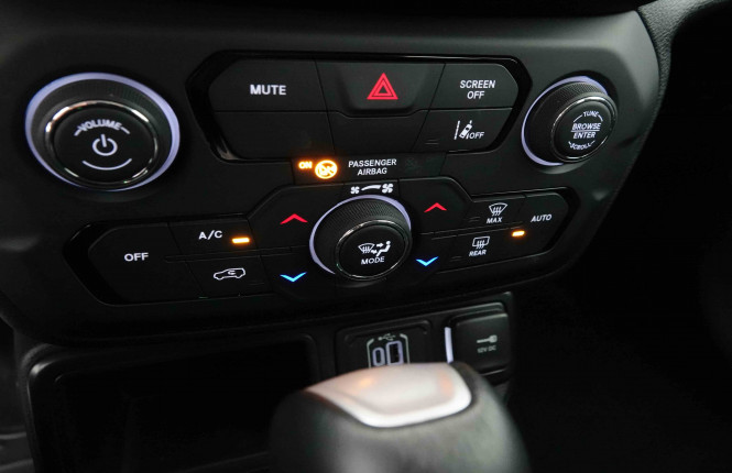 JEEP_JEEP_RENEGADE_2653618_13.jpg JEEP_JEEP_RENEGADE_2653618_13.jpg