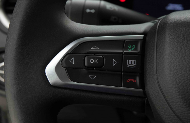JEEP_JEEP_RENEGADE_2653618_17.jpg JEEP_JEEP_RENEGADE_2653618_17.jpg