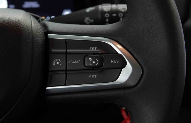 JEEP_JEEP_RENEGADE_2653618_18.jpg JEEP_JEEP_RENEGADE_2653618_18.jpg