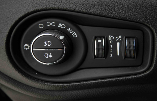 JEEP_JEEP_RENEGADE_2653618_19.jpg JEEP_JEEP_RENEGADE_2653618_19.jpg