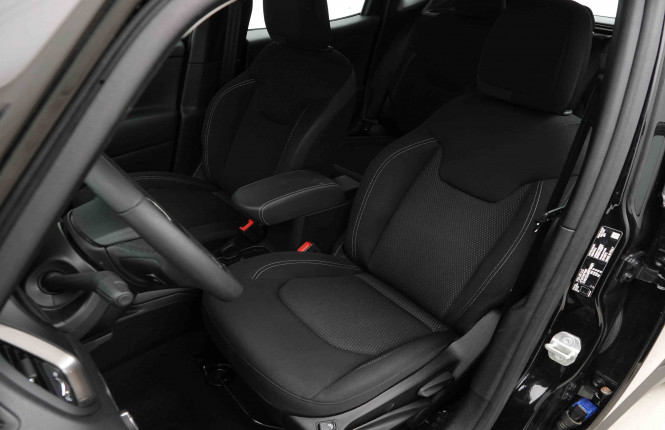 JEEP_JEEP_RENEGADE_2653618_6.jpg JEEP_JEEP_RENEGADE_2653618_6.jpg