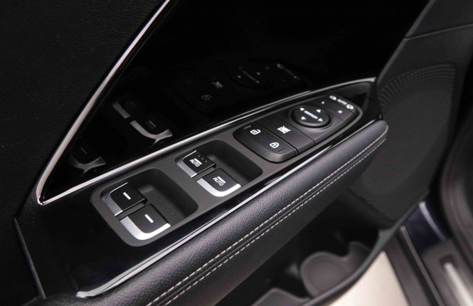 KIA_KIA_NIRO_2550755_20.jpg