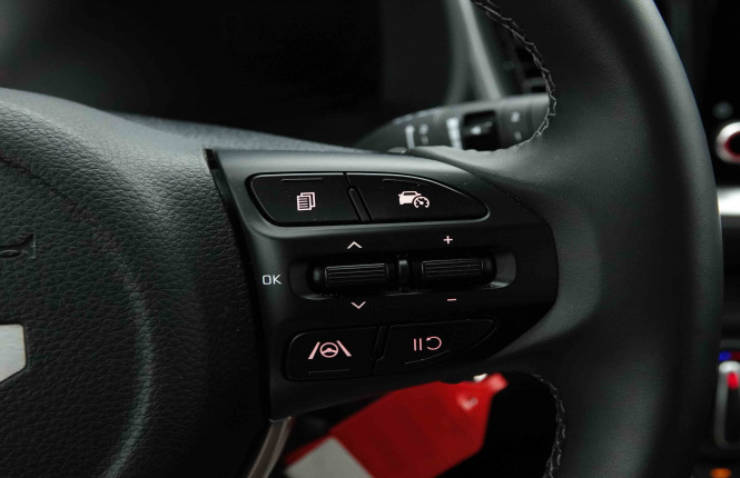 KIA_KIA_STONIC_2654002_18.jpg