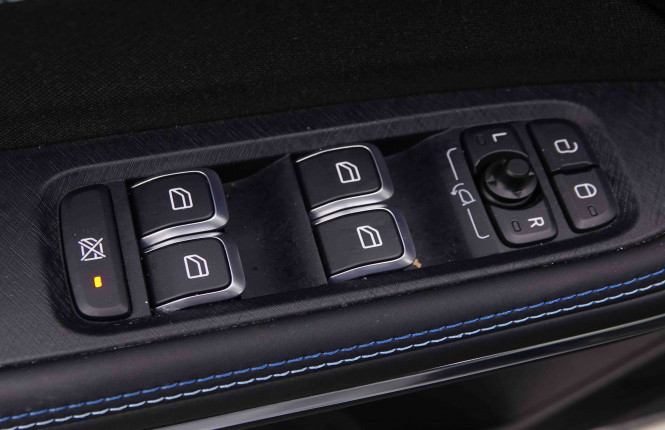 LYNKCO_LYNKCO_01_2551140_22.jpg LYNKCO_LYNKCO_01_2551140_22.jpg