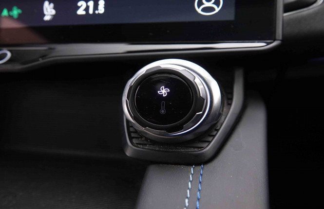 LYNKCO_LYNKCO_01_2551140_42.jpg LYNKCO_LYNKCO_01_2551140_42.jpg