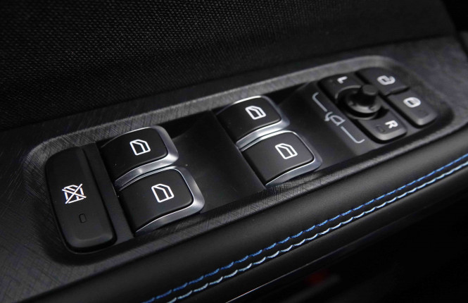 LYNKCO_LYNKCO_01_2652381_22.jpg LYNKCO_LYNKCO_01_2652381_22.jpg