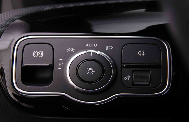 MERCEDES_MERCEDES_AKLASSE_2547353_36.jpg