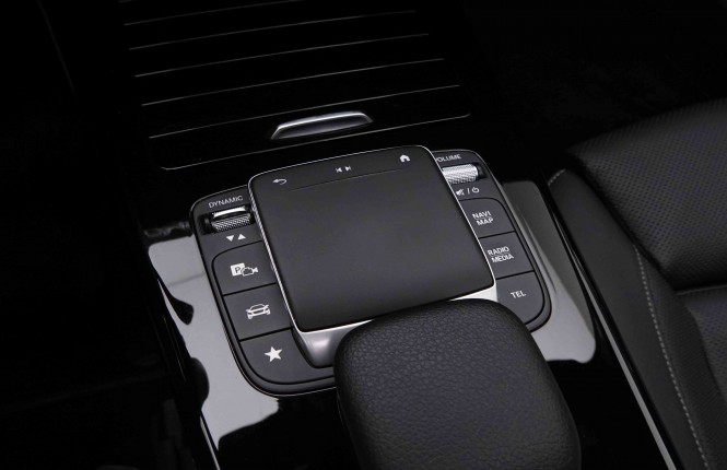 MERCEDES_MERCEDES_CLA_2548332_17.jpg