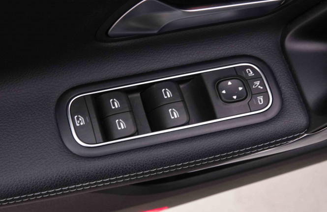 MERCEDES_MERCEDES_CLA_2548332_22.jpg