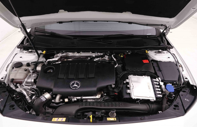 MERCEDES_MERCEDES_CLA_2548332_24.jpg