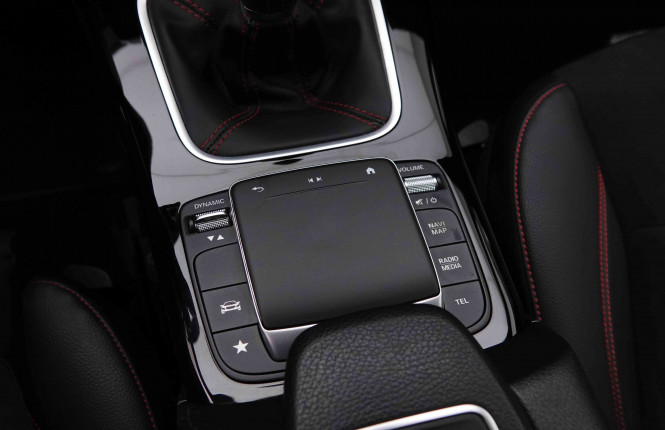 MERCEDES_MERCEDES_CLA_2548697_15.jpg