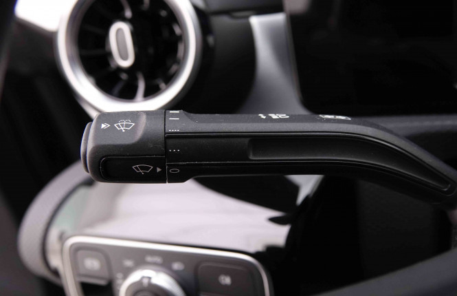 MERCEDES_MERCEDES_CLA_2548697_17.jpg