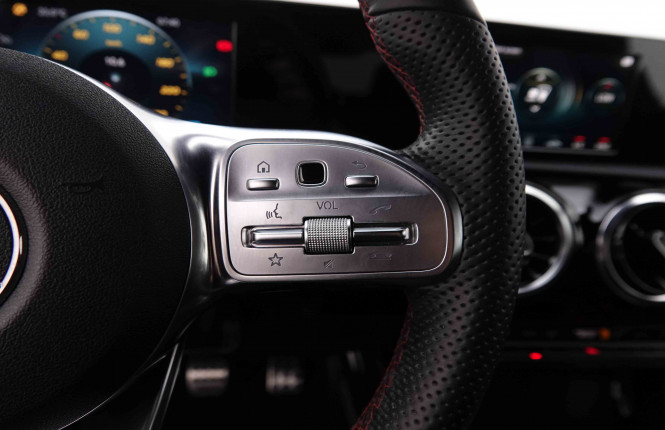 MERCEDES_MERCEDES_CLA_2548697_19.jpg