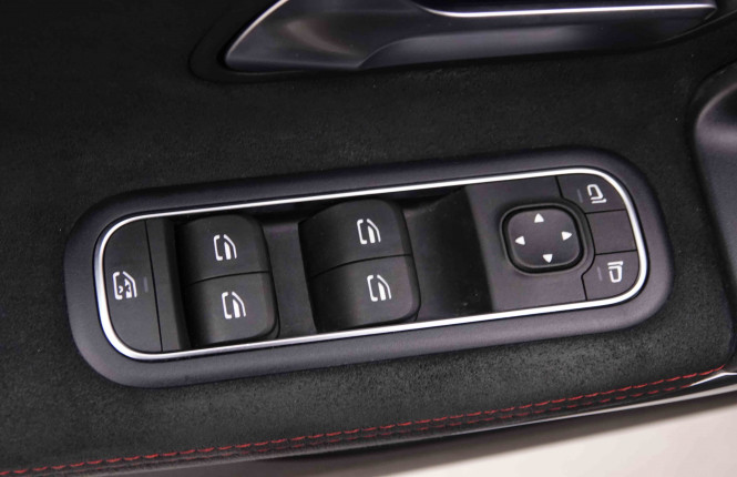 MERCEDES_MERCEDES_CLA_2548697_20.jpg