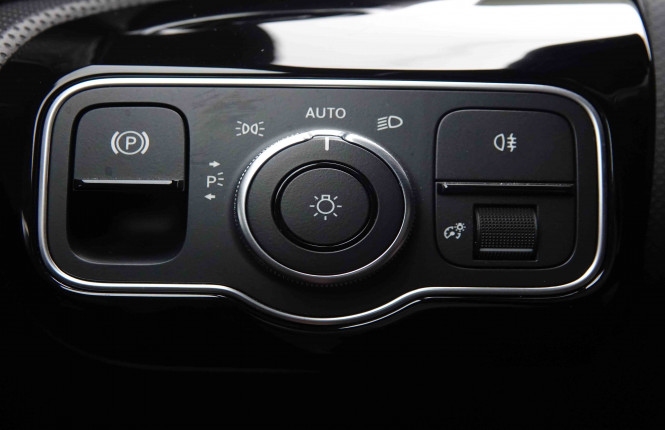MERCEDES_MERCEDES_CLA_2549885_10.jpg