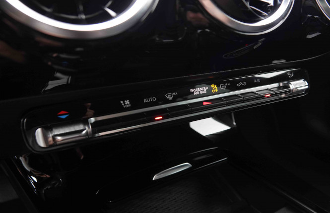MERCEDES_MERCEDES_CLA_2549885_16.jpg
