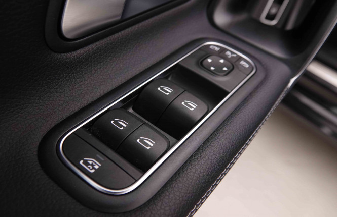 MERCEDES_MERCEDES_CLA_2549885_23.jpg
