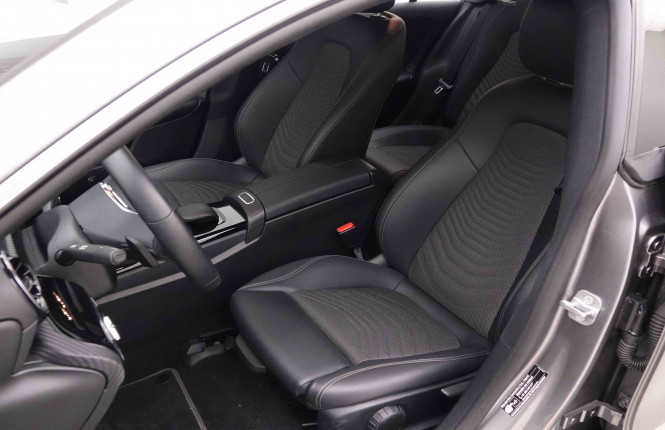 MERCEDES_MERCEDES_CLA_2652543_7.jpg