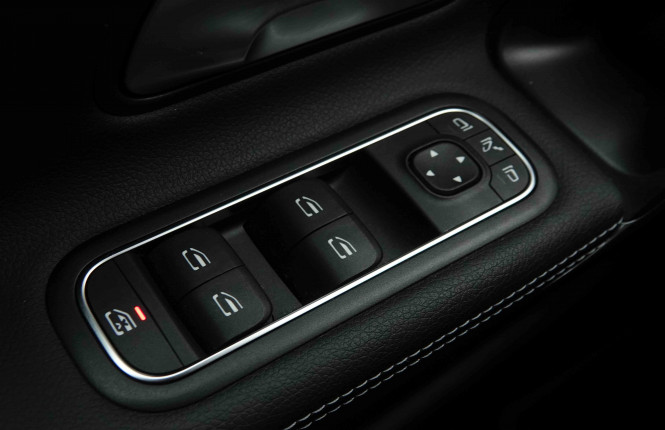 MERCEDES_MERCEDES_CLA_2654295_22.jpg