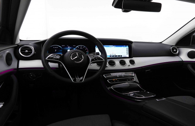 MERCEDES_MERCEDES_EKLASSE_2548380_8.jpg