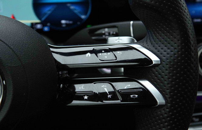 MERCEDES_MERCEDES_EKLASSE_2654598_22.jpg MERCEDES_MERCEDES_EKLASSE_2654598_22.jpg