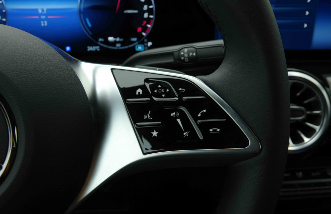 MERCEDES_MERCEDES_GLA_2654915_18.jpg MERCEDES_MERCEDES_GLA_2654915_18.jpg