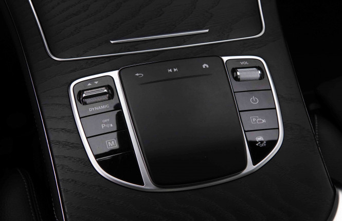 MERCEDES_MERCEDES_GLC_2548544_16.jpg