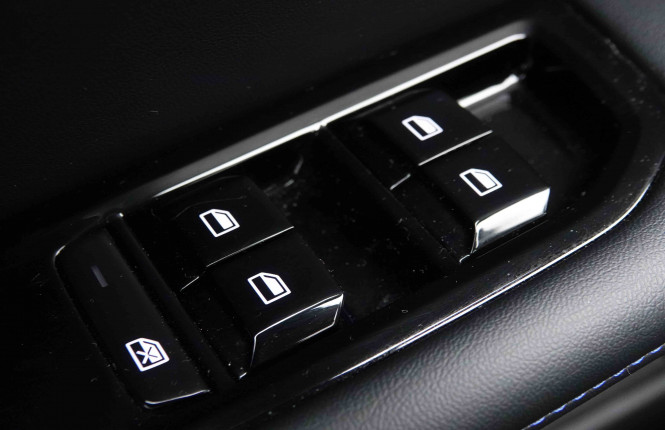 MG_MG_MG4_2652030_20.jpg MG_MG_MG4_2652030_20.jpg