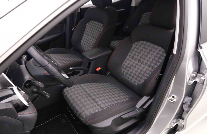 MG_MG_ZS_2652281_6.jpg MG_MG_ZS_2652281_6.jpg