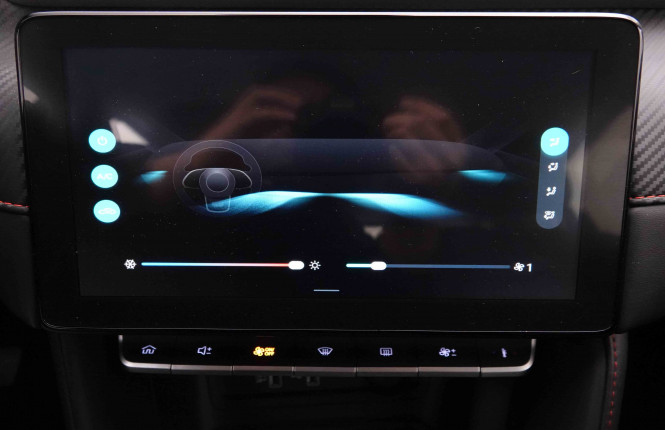 MG_MG_ZS_2652282_12.jpg MG_MG_ZS_2652282_12.jpg