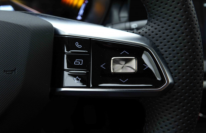 MG_MG_ZS_2654993_15.jpg MG_MG_ZS_2654993_15.jpg