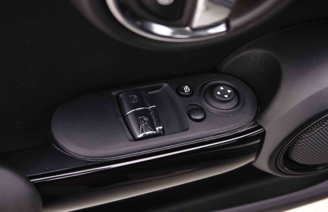 MINI_MINI_COOPER_2547821_21.jpg
