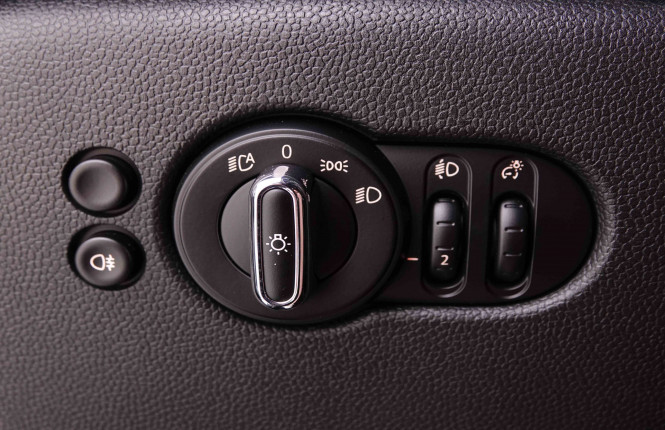 MINI_MINI_COOPER_2549046_8.jpg