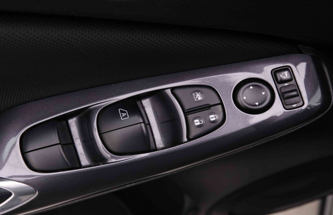 NISSAN_NISSAN_JUKE_2547510_18.jpg