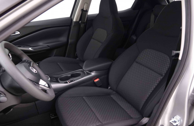 NISSAN_NISSAN_JUKE_2547532_6.jpg