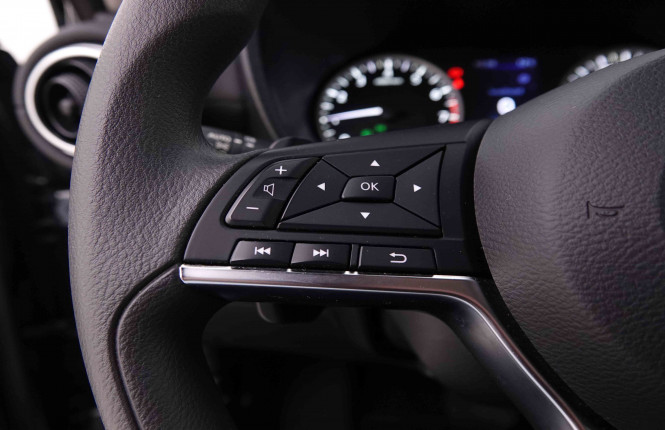 NISSAN_NISSAN_JUKE_2547613_16.jpg