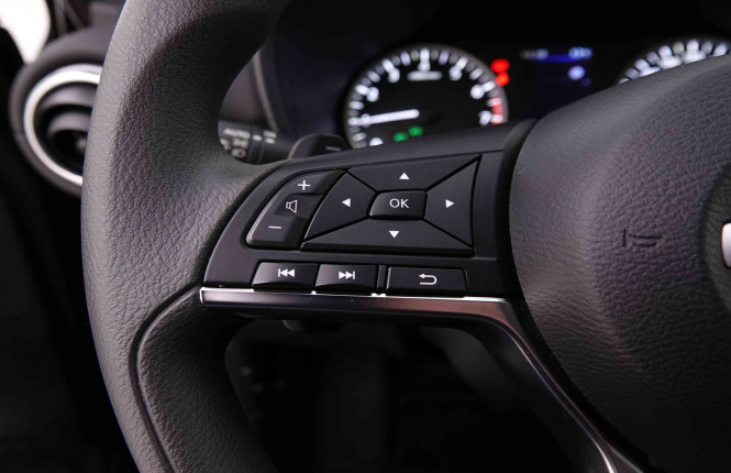 NISSAN_NISSAN_JUKE_2547615_15.jpg