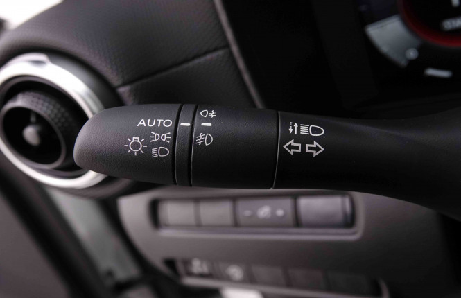 NISSAN_NISSAN_JUKE_2547727_14.jpg