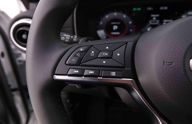 NISSAN_NISSAN_JUKE_2547727_16.jpg