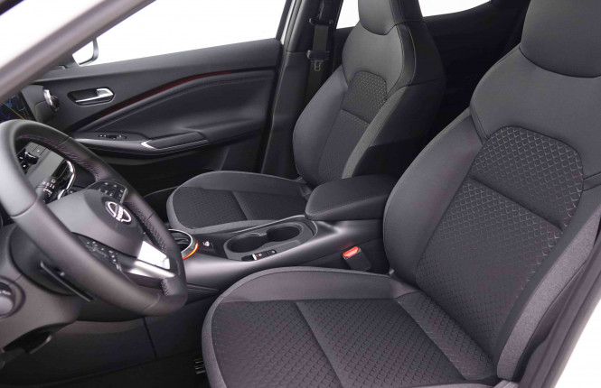 NISSAN_NISSAN_JUKE_2547727_6.jpg