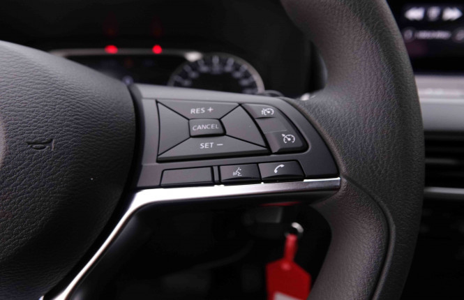 NISSAN_NISSAN_JUKE_2549291_15.jpg