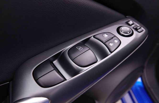 NISSAN_NISSAN_JUKE_2549291_16.jpg