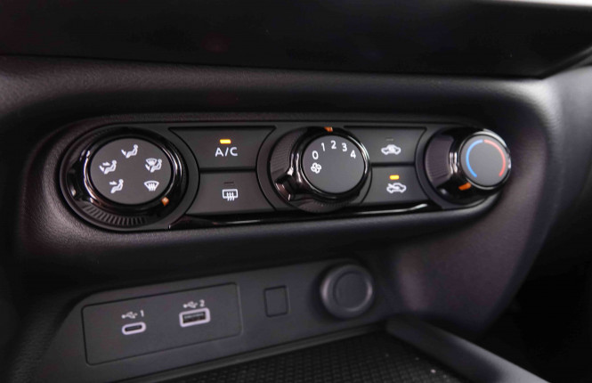 NISSAN_NISSAN_JUKE_2549292_12.jpg