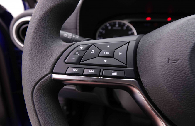 NISSAN_NISSAN_JUKE_2549295_14.jpg