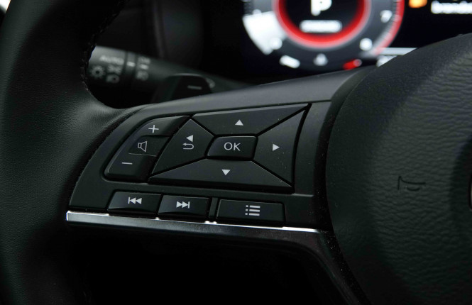 NISSAN_NISSAN_JUKE_2653187_17.jpg