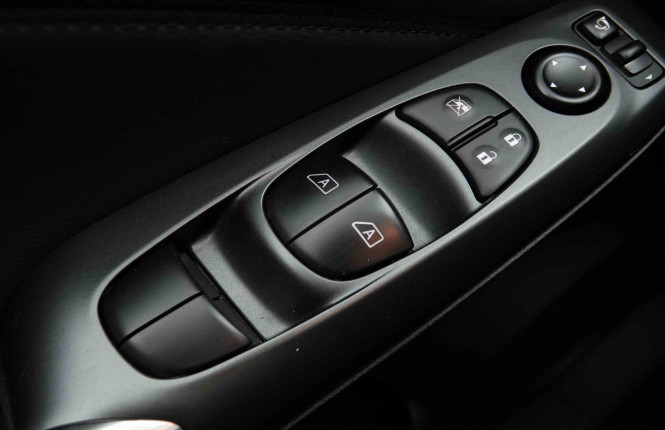 NISSAN_NISSAN_JUKE_2653192_18.jpg