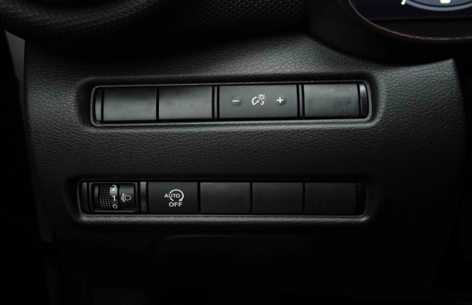 NISSAN_NISSAN_JUKE_2653192_19.jpg