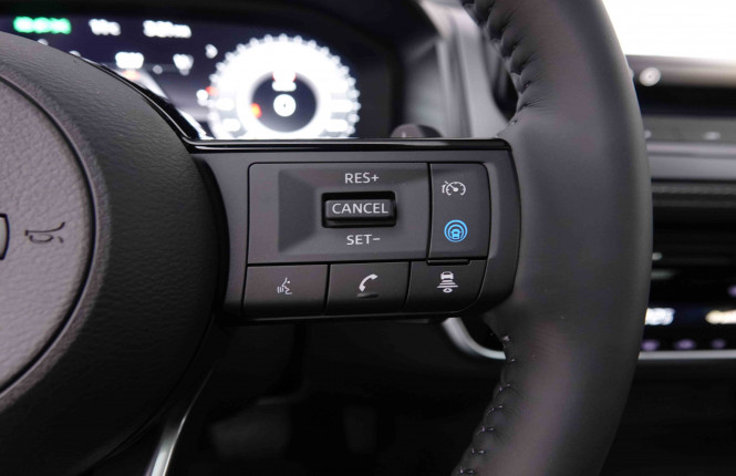 NISSAN_NISSAN_QASHQAI_2446419_19.jpg
